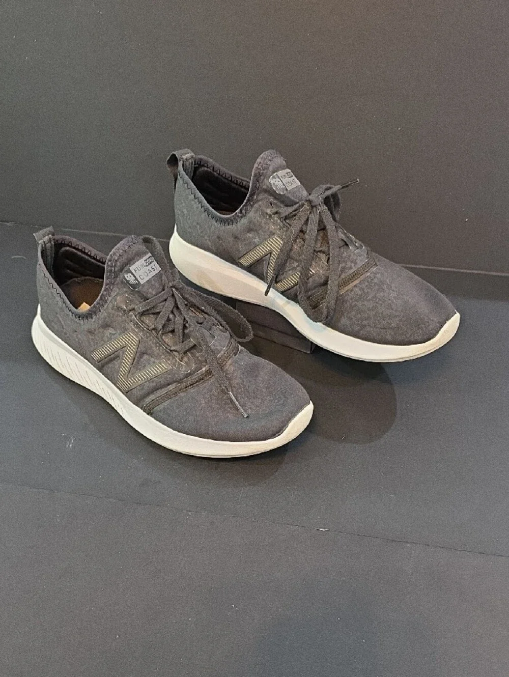 New Balance Fuelcore Coast Women's Charcoal Gray Lace-Up Sneakers Size 6